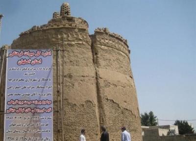 مرمت برج کبوتردینانی در شهرستان خمینی شهر