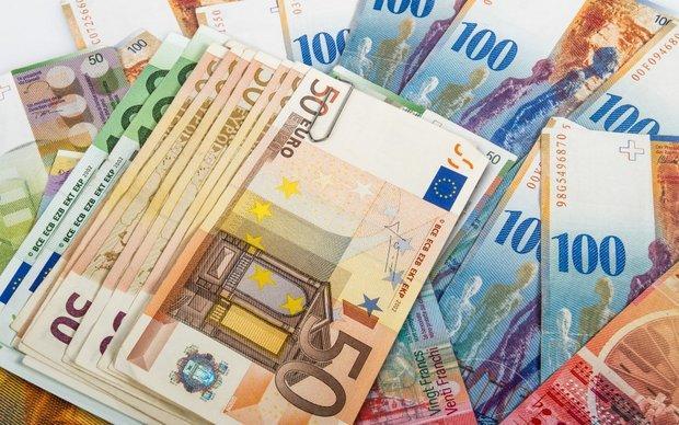 کاهش قیمت 15 ارز، افزایش قیمت یورو و پوند