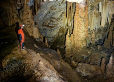 سفر به کهک؛ روایت یک ماجراجویی متفاوت ، غارهایی که قابلیت گردشگری و طبیعت گردی دارند
