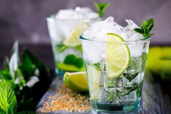 پنج نوشیدنی برای رسیدن به وزن ایده آل پنج نوشیدنی برای رسیدن به وزن ایده آل