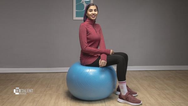 5 تمرین ورزشی با توپ بدن سازی Keep Fit برای تقویت عضلات شکم 5 تمرین ورزشی با توپ بدن سازی Keep Fit برای تقویت عضلات شکم