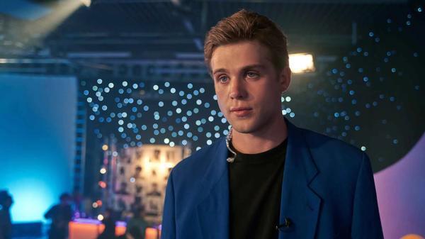 سریال یک روز (One Day)؛ مرثیه ای برای عشق هایی که در زمان اشتباه اتفاق افتادند